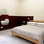 Bottiglieri's Home-near Station & Metro *