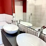 Bottiglieri's Home-near Station & Metro شقة نابولي