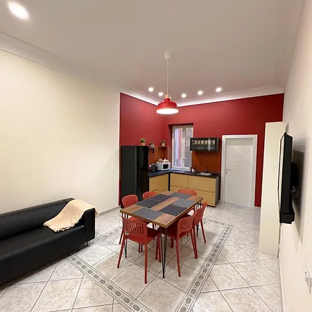 Bottiglieri's Home-near Station & Metro *