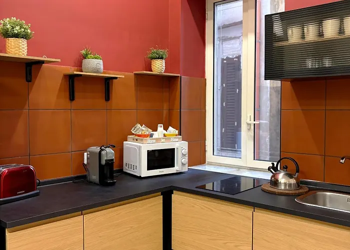 Bottiglieri's Home-near Station & Metro * Naples