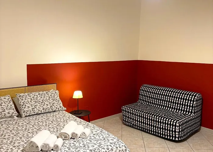 Bottiglieri's Home-near Station & Metro