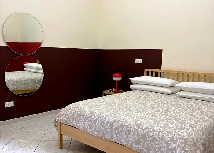 Bottiglieri's Home-near Station & Metro *